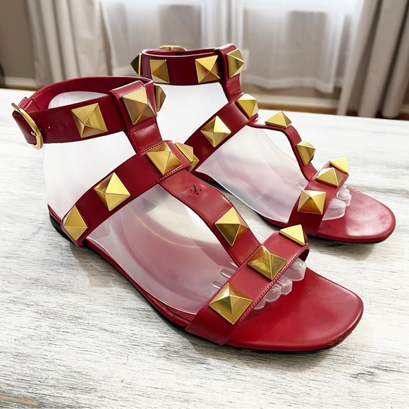 Valentino Roman Stud leather ankle strap sandals size 38.5 -One Missing Stud